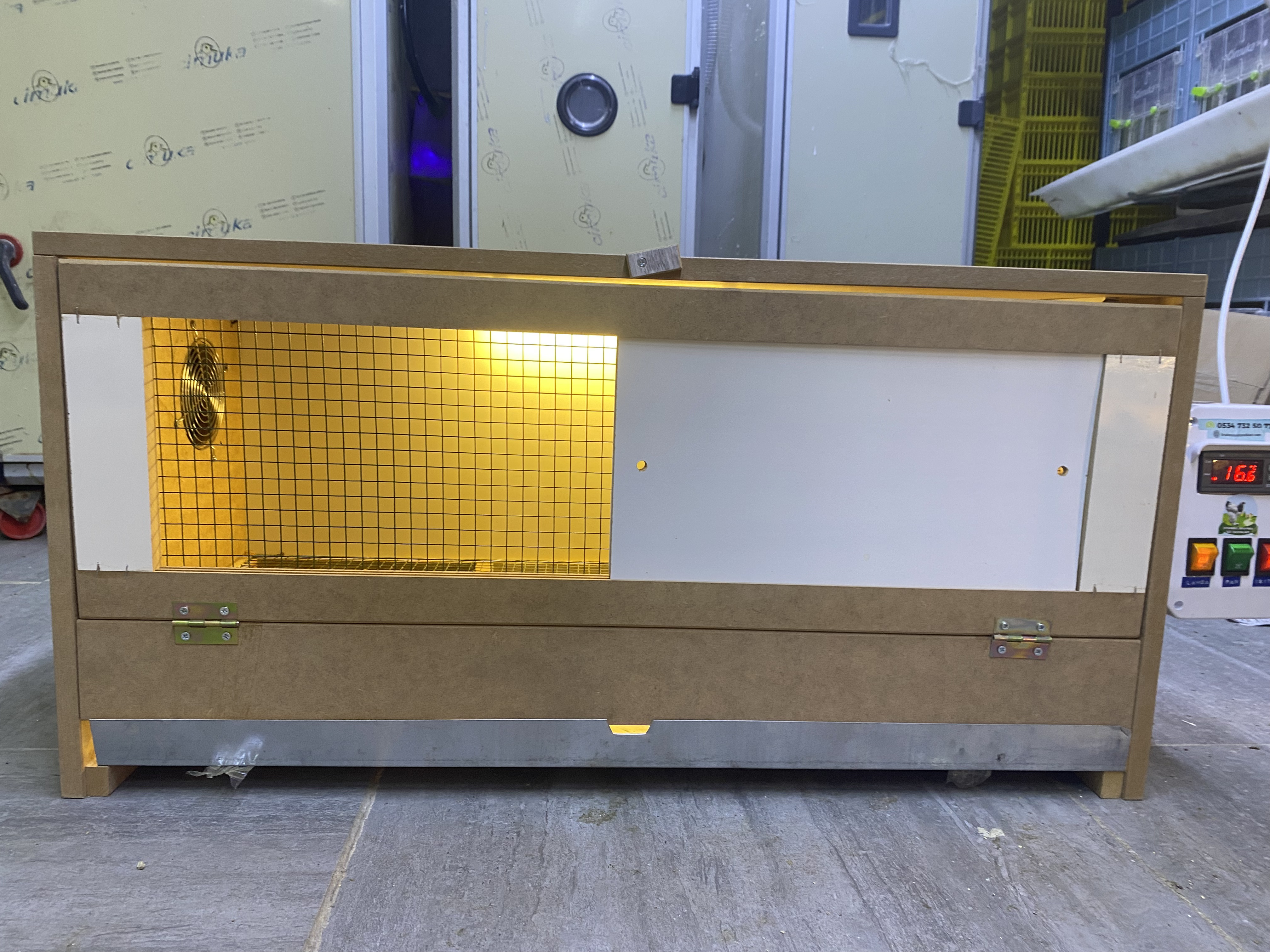 Civciv Büyütme Kafesi MDF Modeli Tam Otomatik