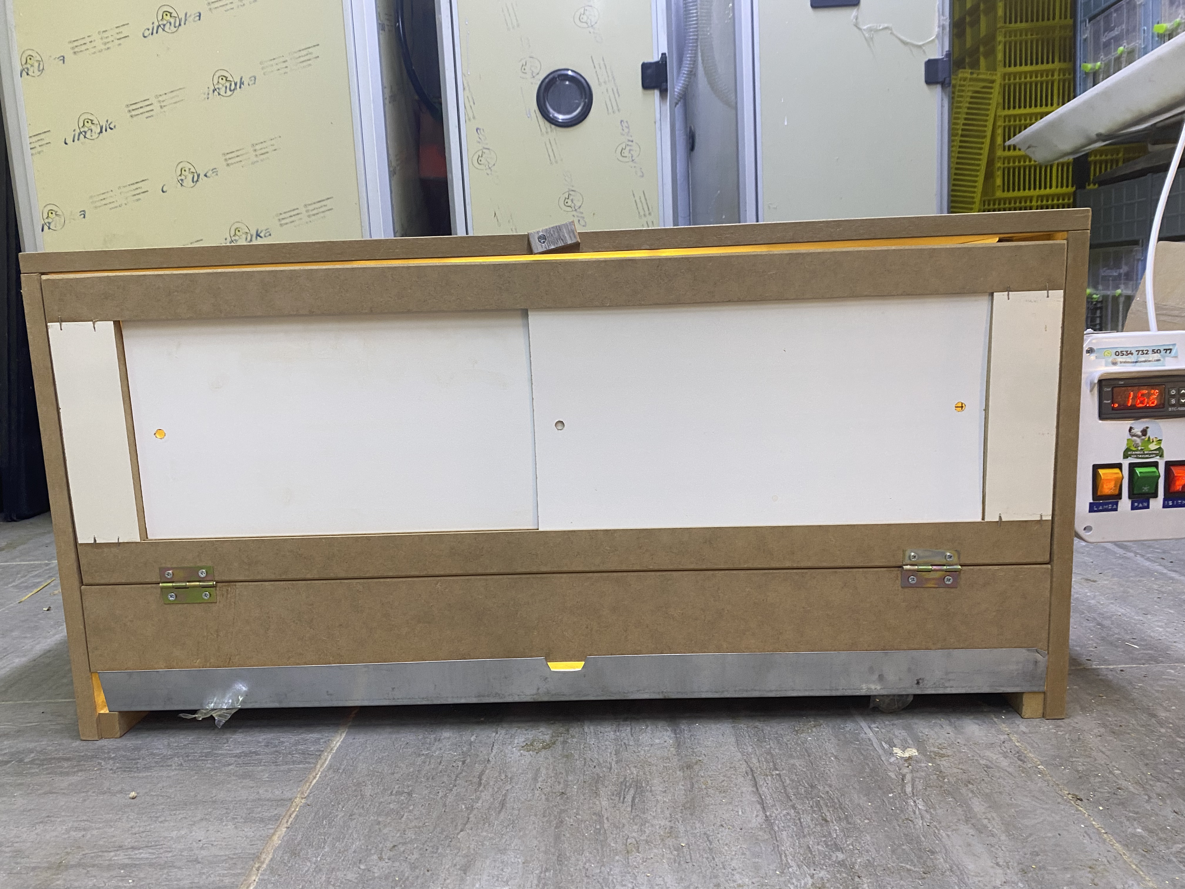 Civciv Büyütme Kafesi MDF Modeli Tam Otomatik